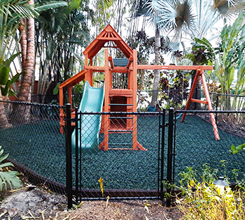Play King Fort Lauderdale, mulch and square base Woodplay playset with playhouse